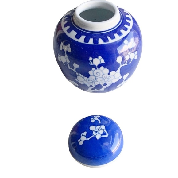 VINTAGE Chinese porcelain jar with lid - Picture 4 of 13